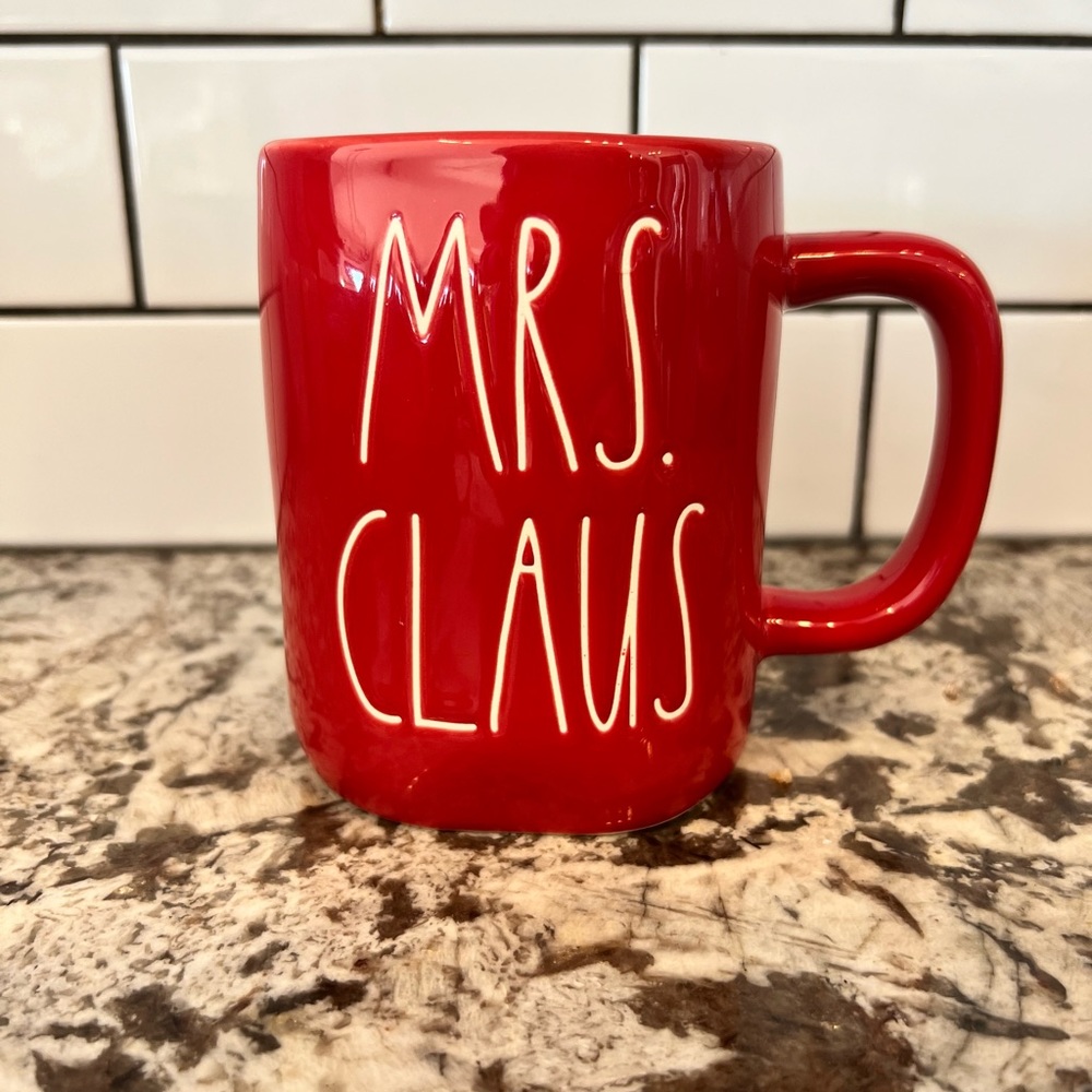 Mrs Claus Rae Dunn mug